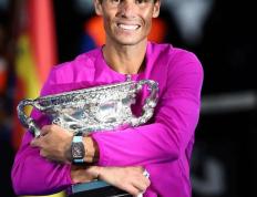 包含纳达尔重返赛场，出色防守首场状态出色，热火观众沸腾！的词条