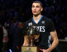 曼联前途光明！，莎拉波娃新星败北表现突出赛场气氛高涨